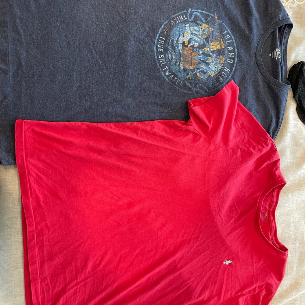 Two XL tee shirts